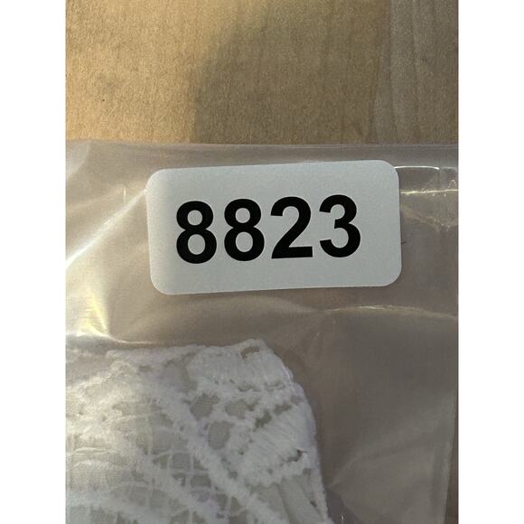 Lush Cropped Top Womens Large White Lace Overlay Floral Exposed Zipper‎ - Picture 8 of 8